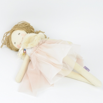 Lalka szmaciana Lisa w pudrowej tiulowej sukience